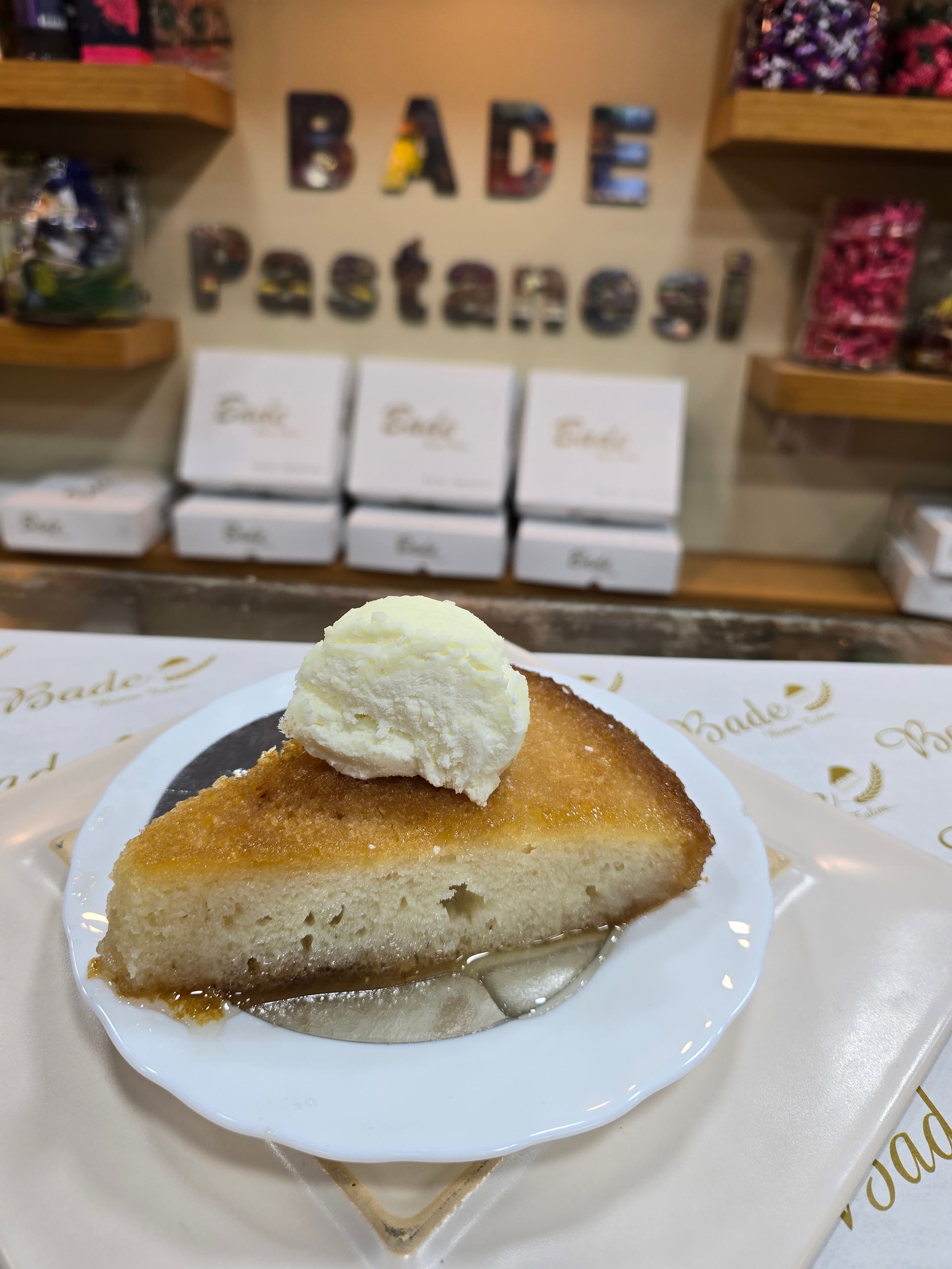 Kaymaklı Ekmek Kadayıfı