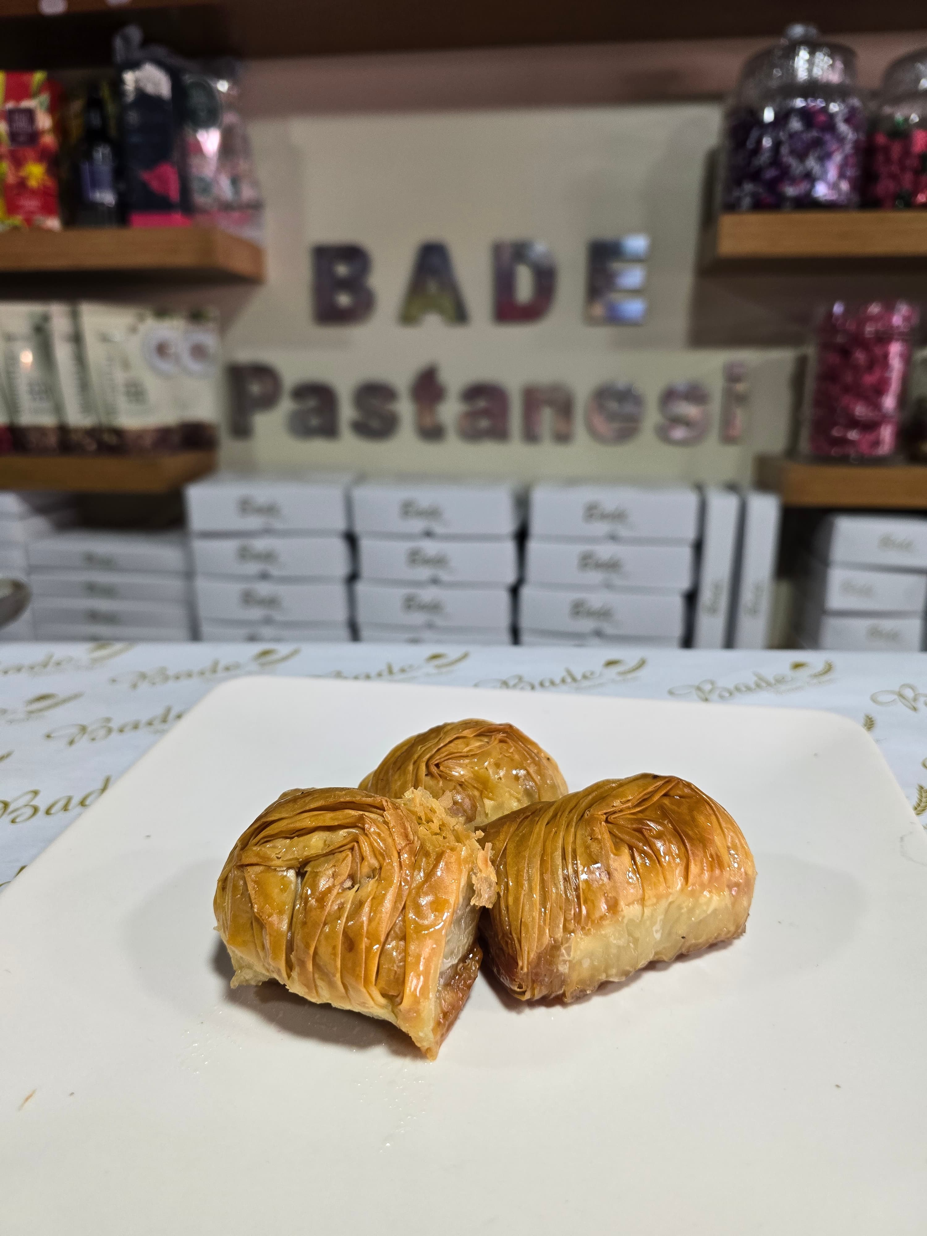 Gül Baklavası